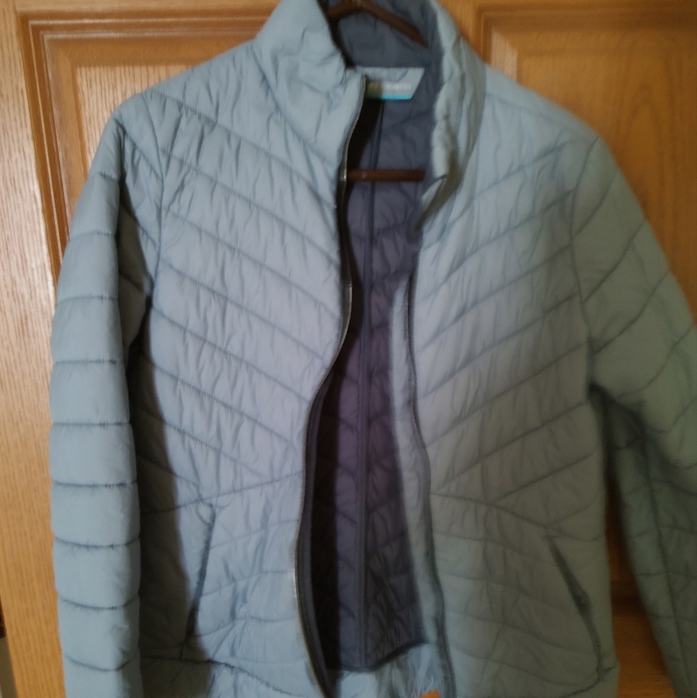 Brand new baby blue bubble jacket zip pockets!